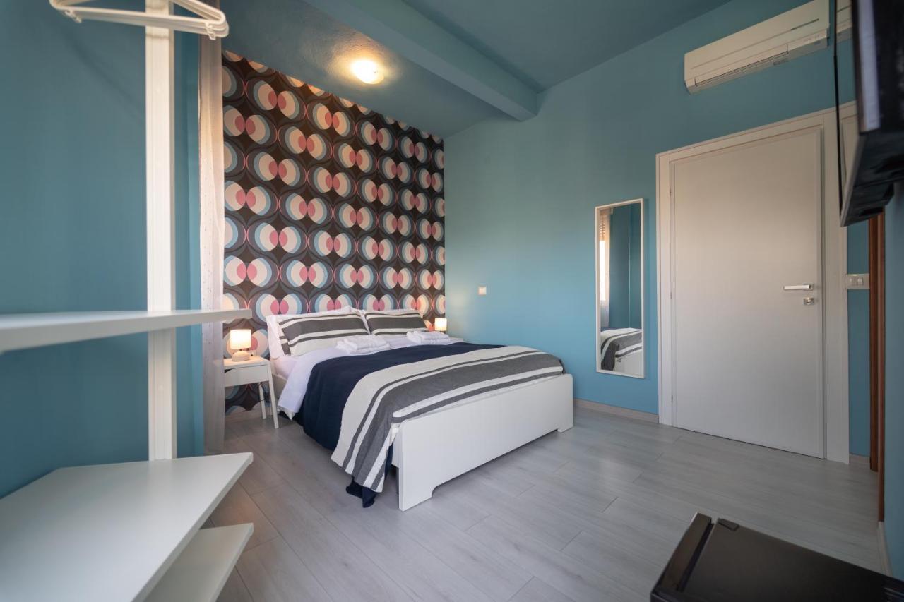 Boutique Rooms Carbonazzi 17 カリアリ エクステリア 写真