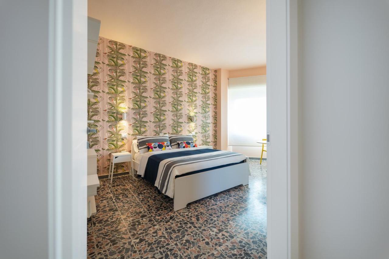 Boutique Rooms Carbonazzi 17 カリアリ エクステリア 写真