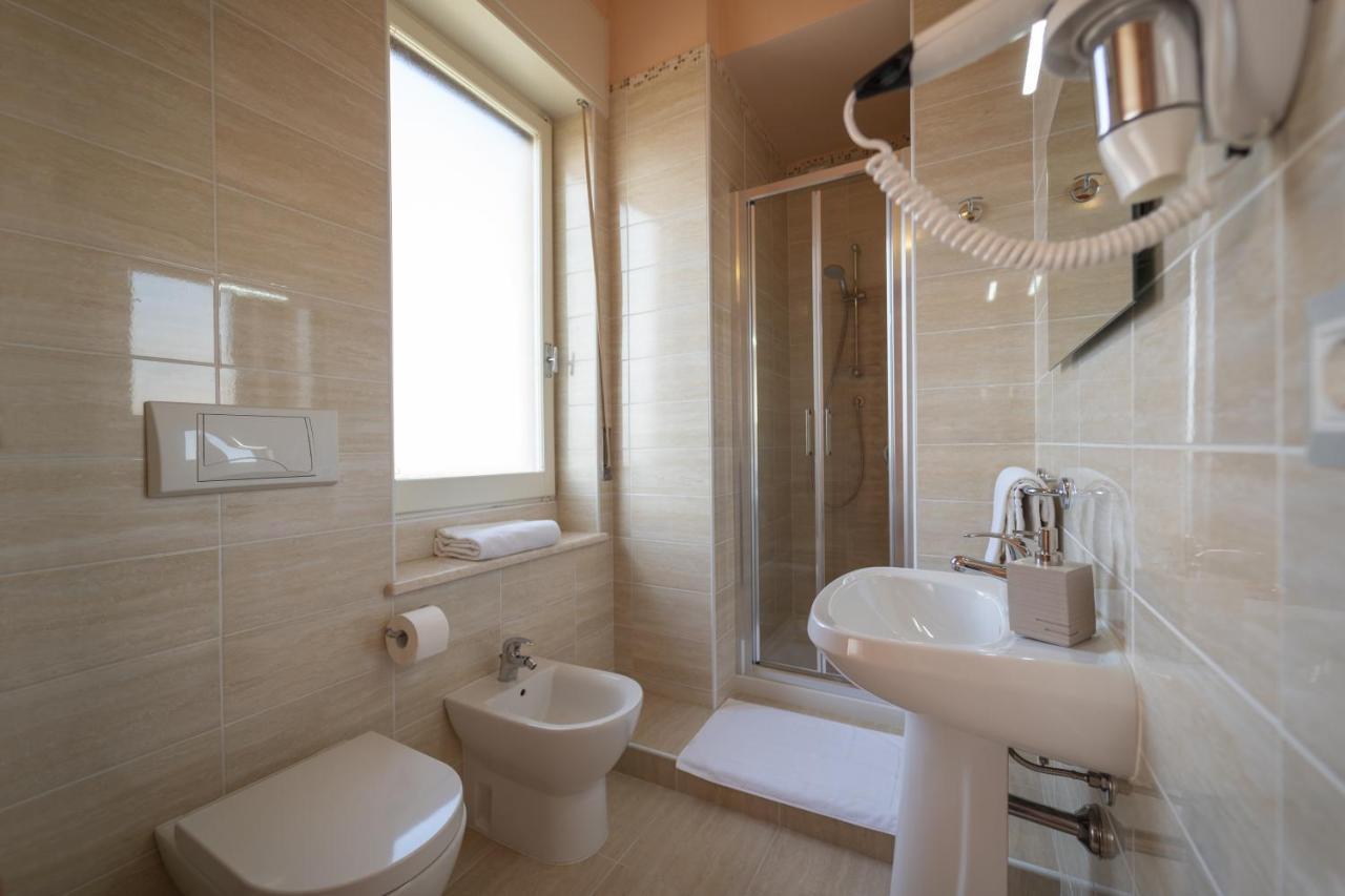 Boutique Rooms Carbonazzi 17 カリアリ エクステリア 写真