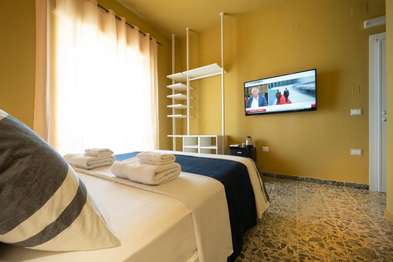 Boutique Rooms Carbonazzi 17 カリアリ エクステリア 写真