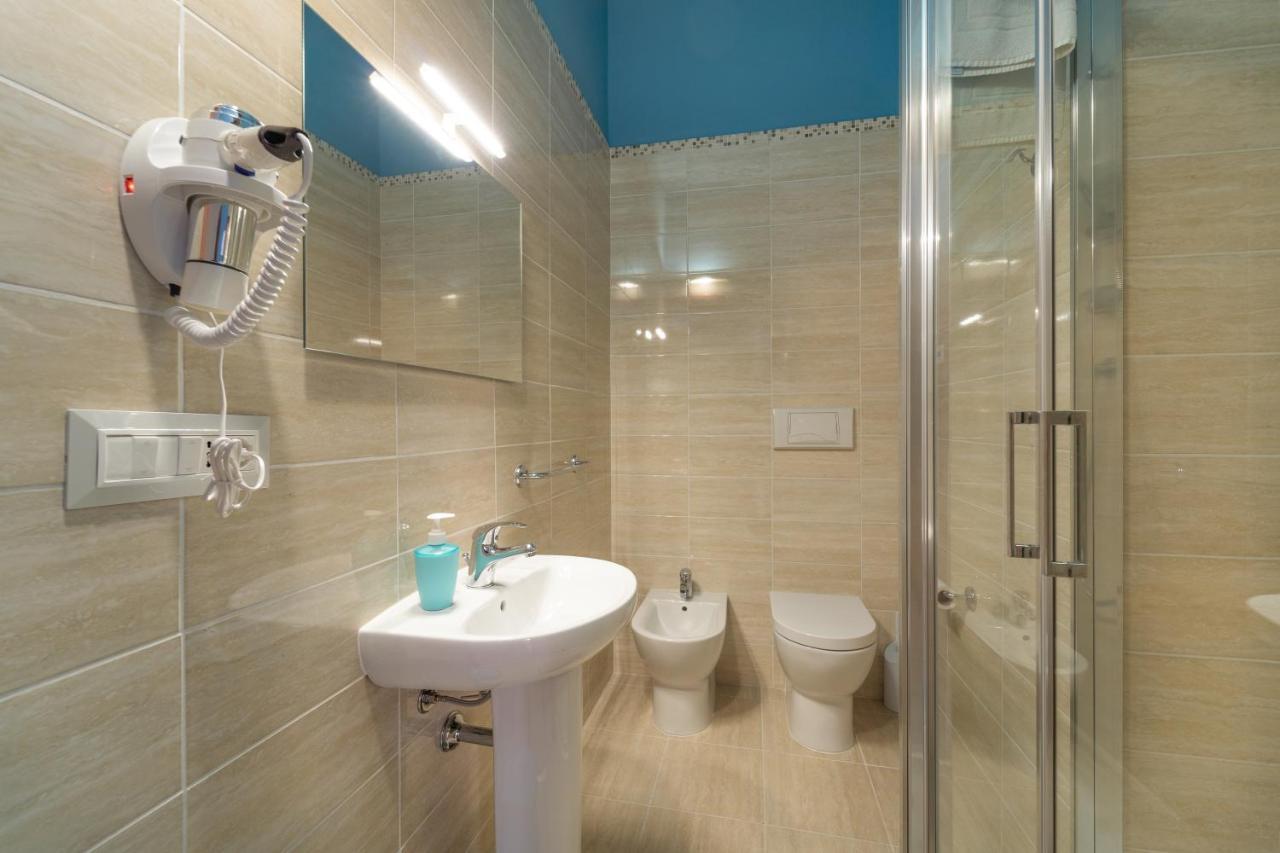 Boutique Rooms Carbonazzi 17 カリアリ エクステリア 写真